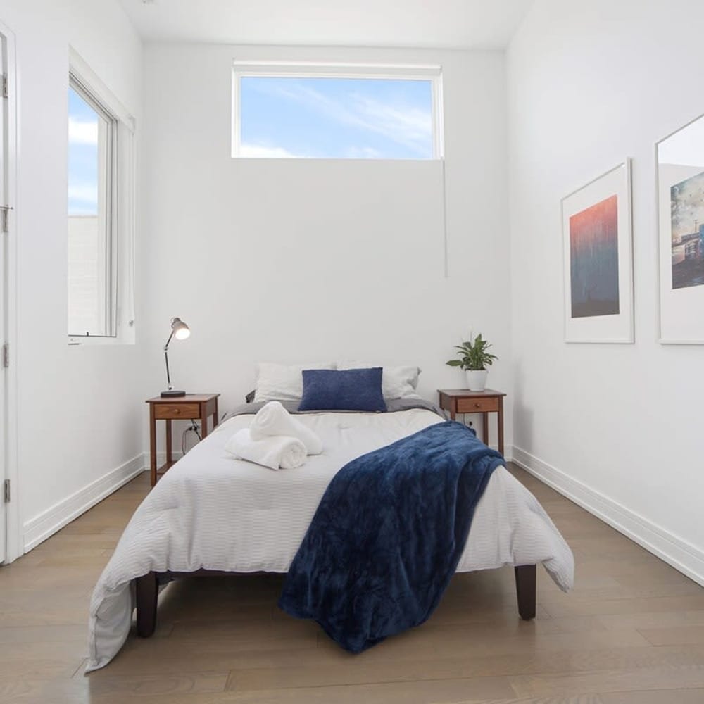 4-bedroom Penthouse w 2 Large Balconies Rooftop