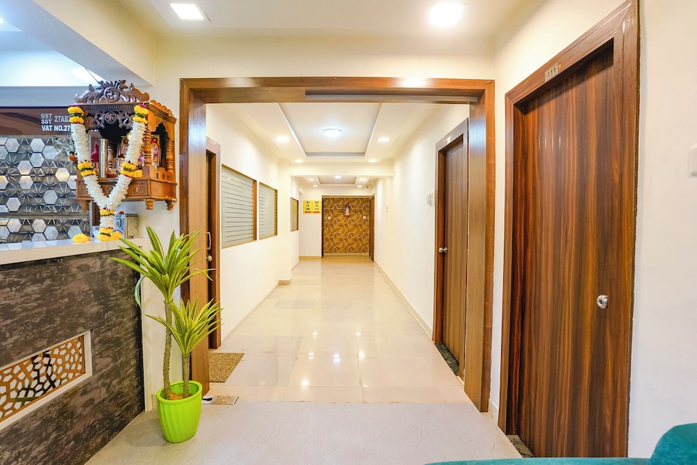 Fabhotel Arsh Executive Inn