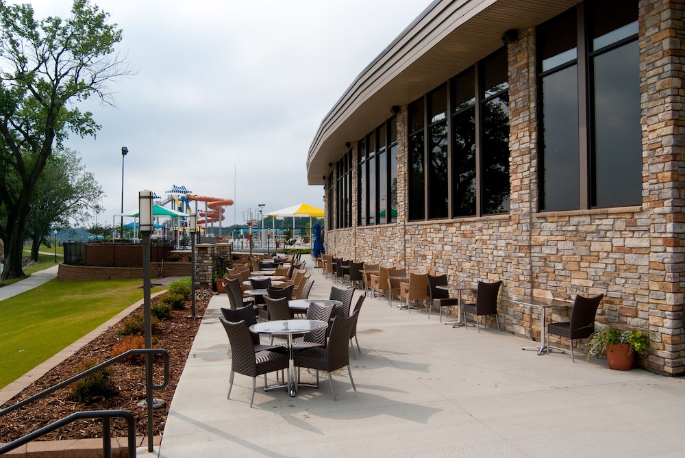 King's Pointe Waterpark Resort - Property Image 22