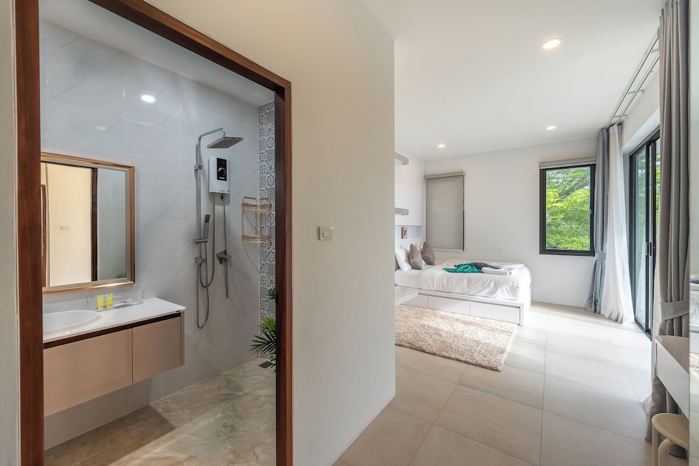One of Phukets Best Villas V212