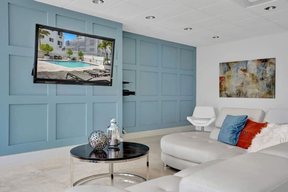 Boutique Luxury 2Br 2Ba Beach Intercostal View