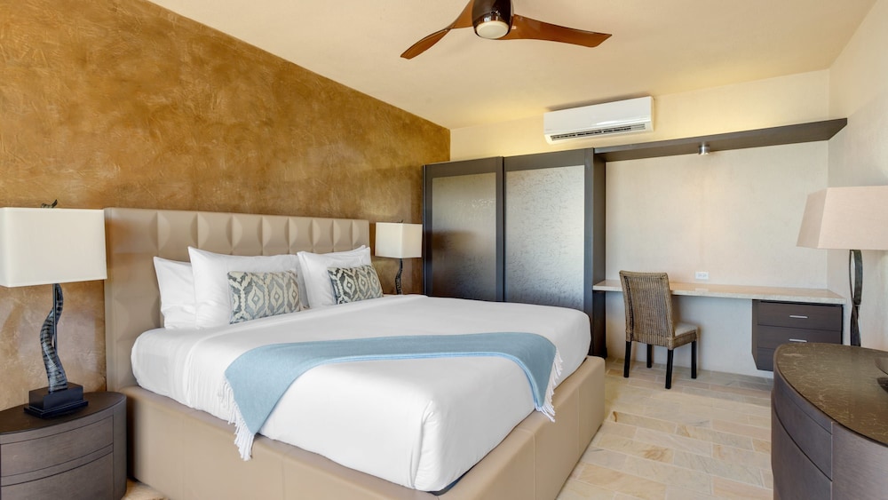 6 BR Villa With Concierge Amenities Pool