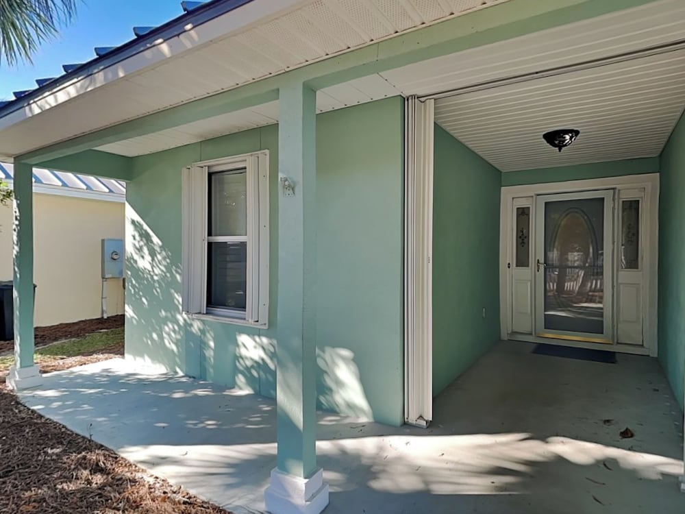 Emerald Port Of Call by Southern Vacation Rentals