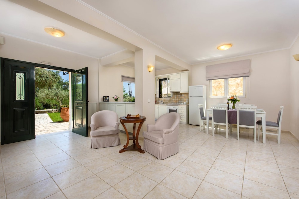 Il Tesori Dassia Villas