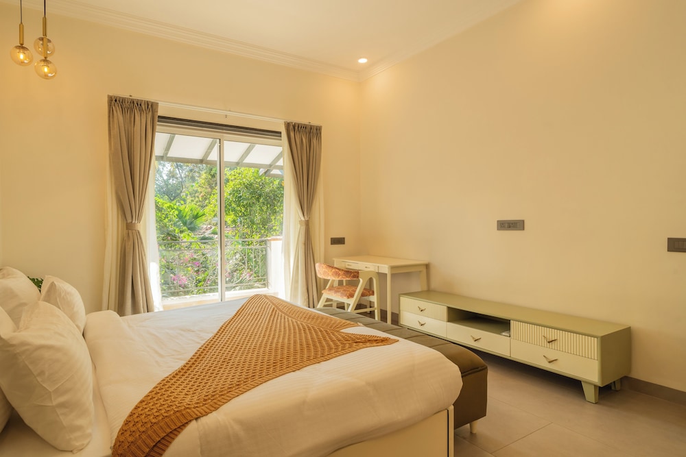 ELIVAAS Laguna Camellia | Luxe 4 BHK Villa Near Popular Beaches with Private Pool