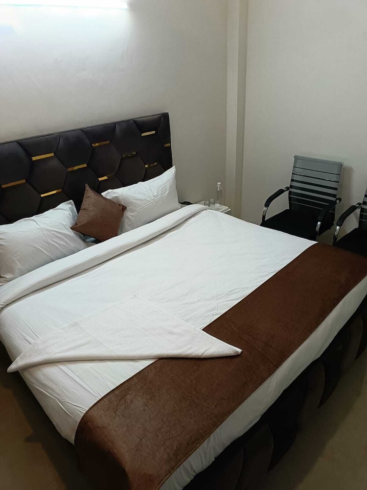 Soooper Hotel
