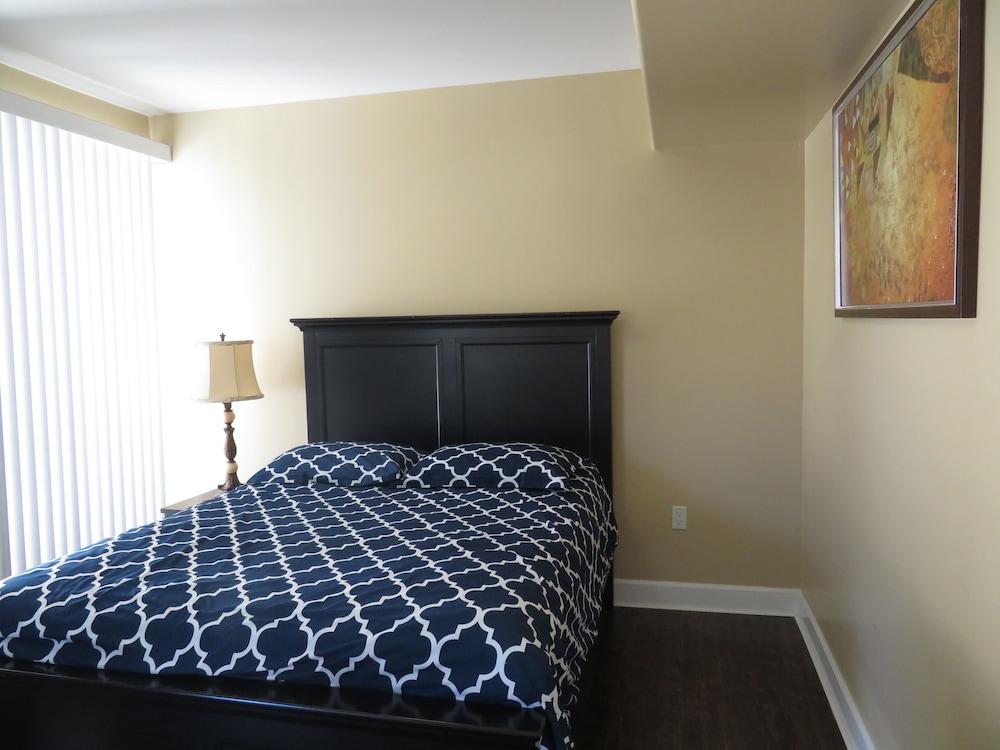 2 Bed 2 Bath in Studio City