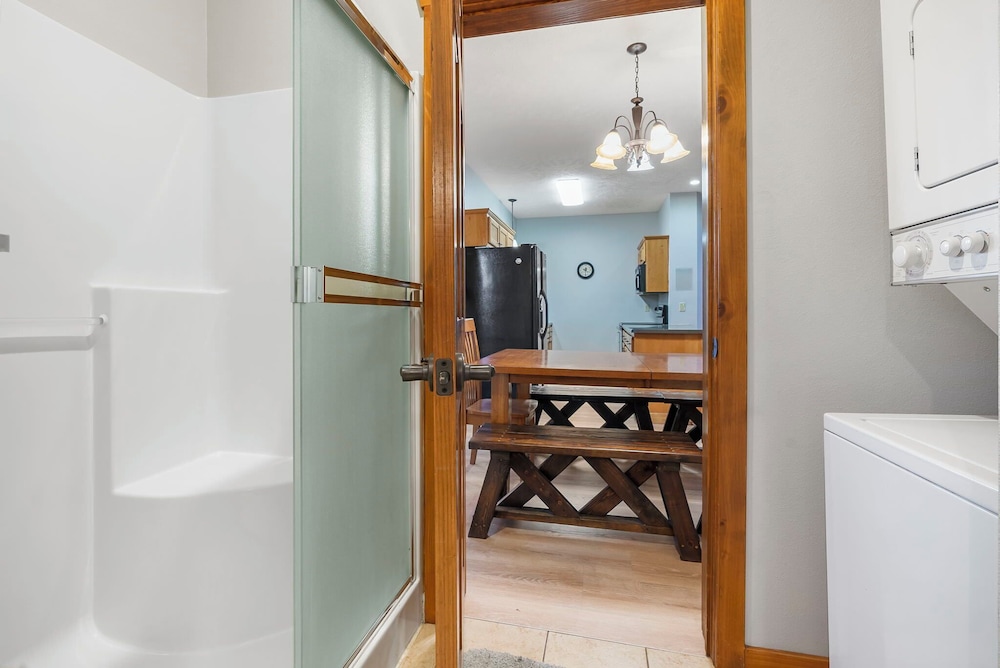 Kemper's Cabin in the Ozarks - Onsite Amenities