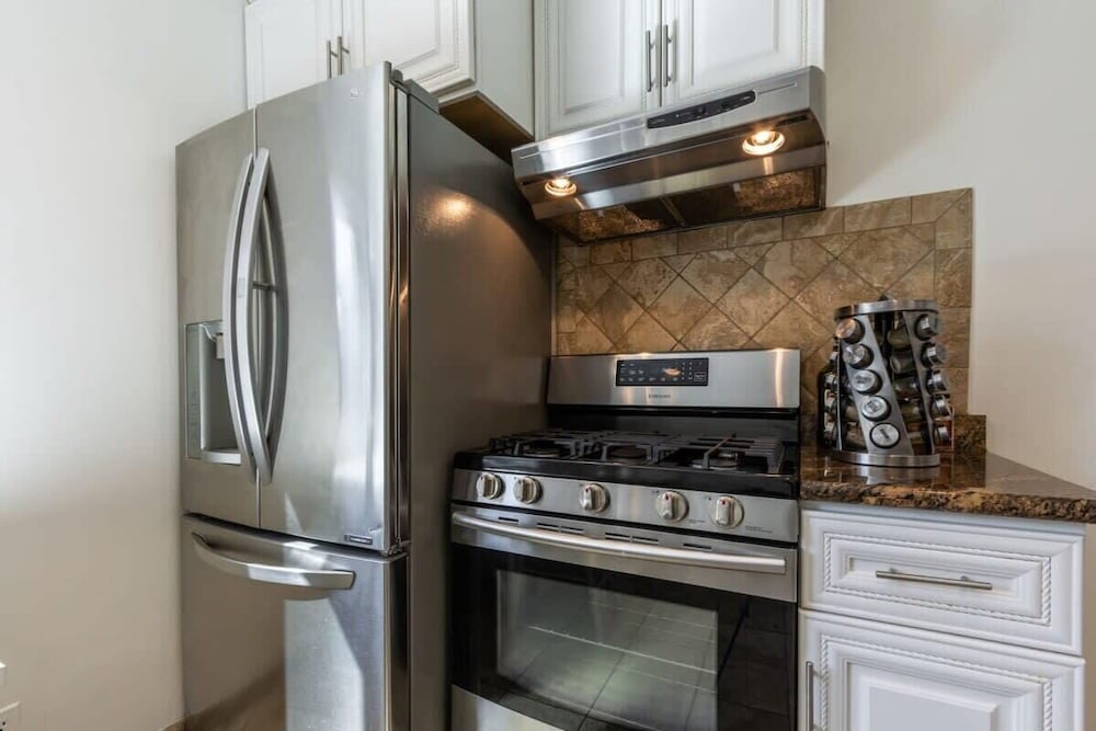 @ Marbella Lane - Convenient Home in Sunnyvale