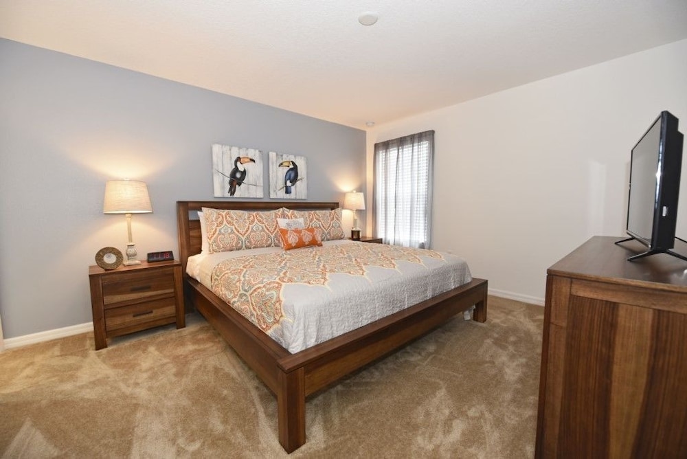 Providence At Crofton Springs 6 Bedroom Home by RedAwning - Image 5