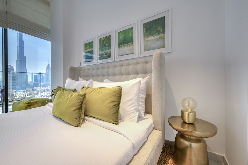 Maison Privee - Luxury Apt W/Burj Khalifa Vw & Dubai Canal Access