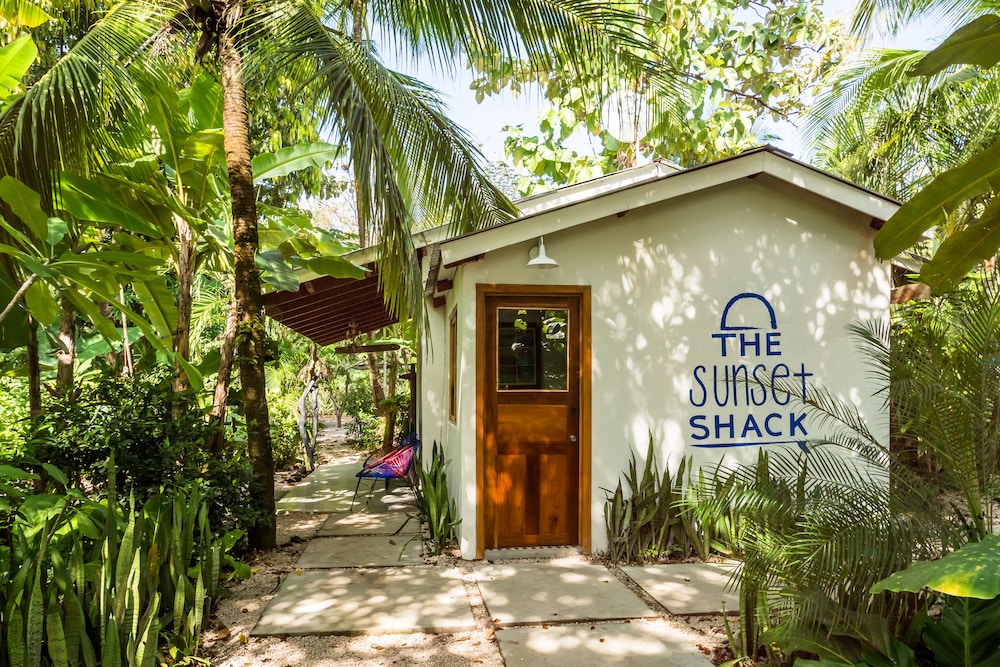 Hotel Sunset Shack Hotel - Image 1