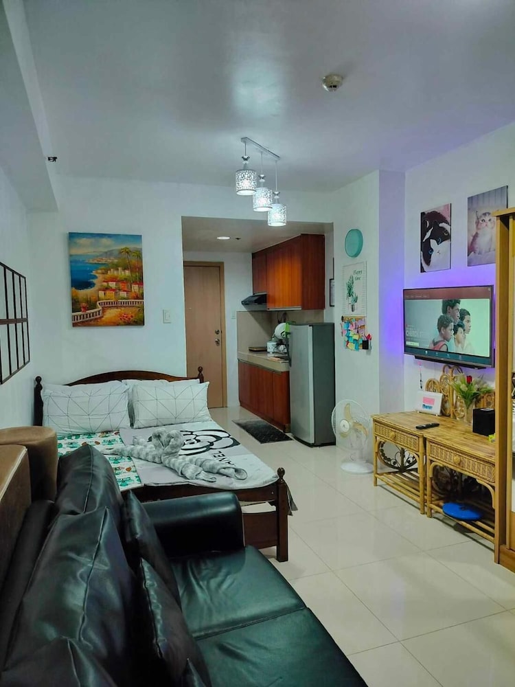 Luxurious Condo in Quezon City With Private Pool and City Views