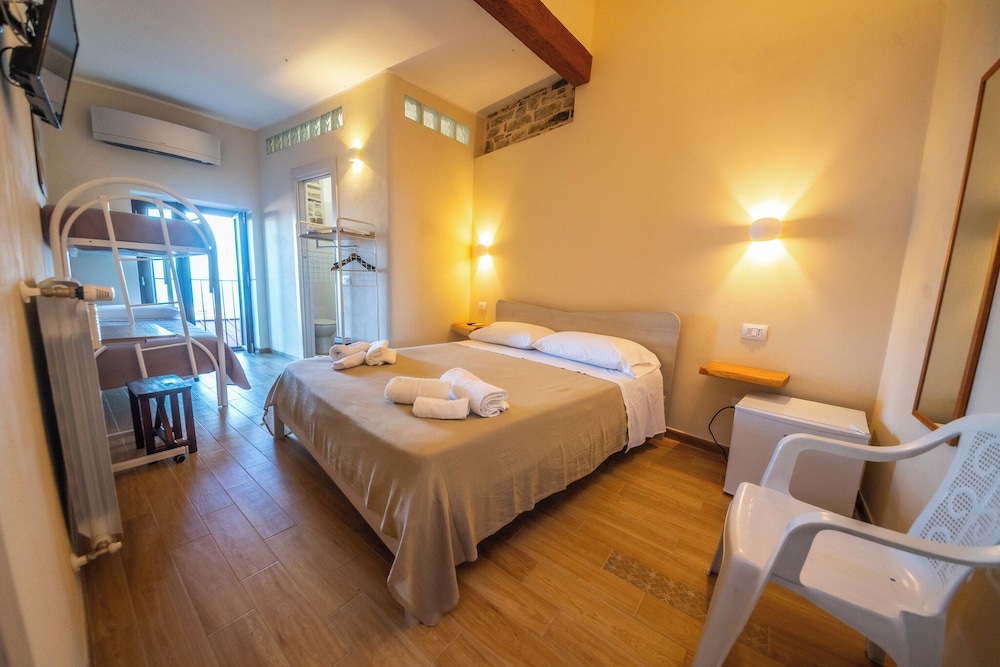 Camera in accogliente B&B ad Albidona