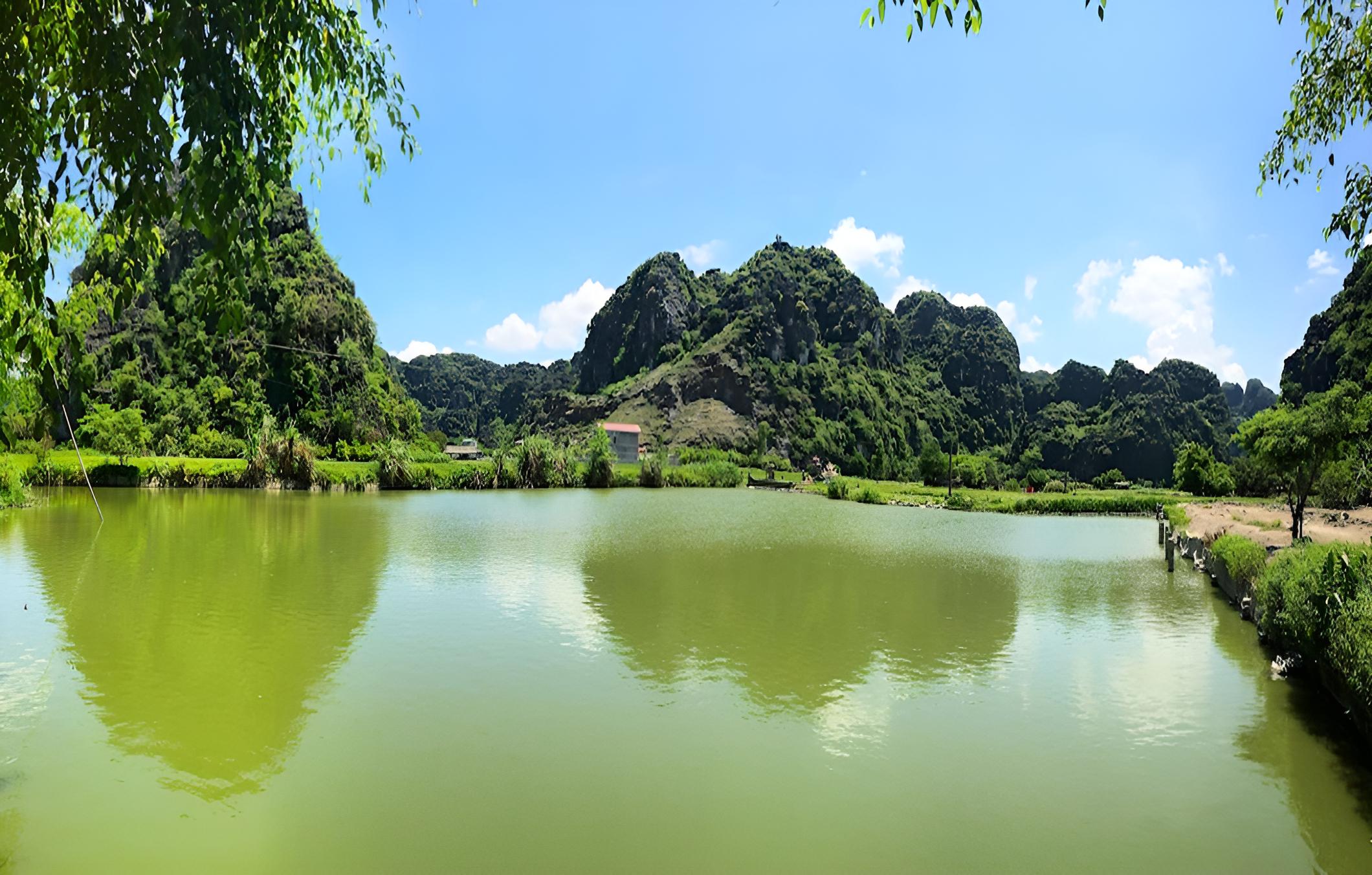 Trang An Lim Garden