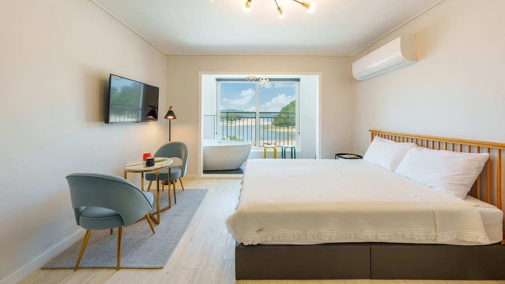 Samcheok Kong & Bee Ocean View Spa Pensi