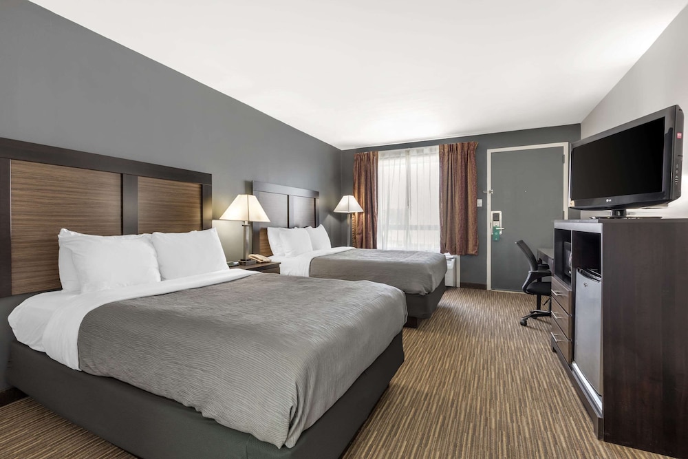 Gainesville Vacations - Suburban Studios Gainesville - Property Image 19