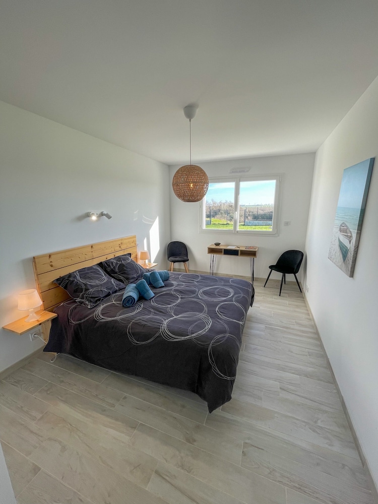 House in Ploudalmezeau With Heated Pool & Beaches