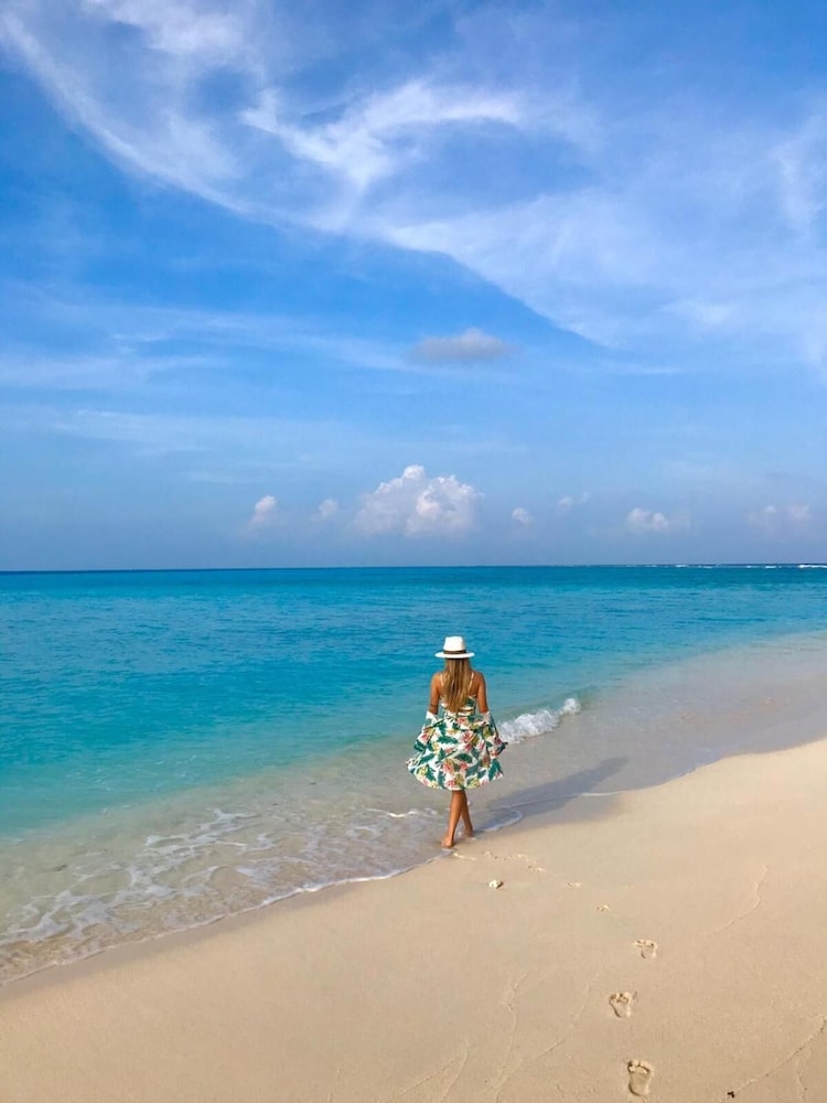 Thundi Sea View