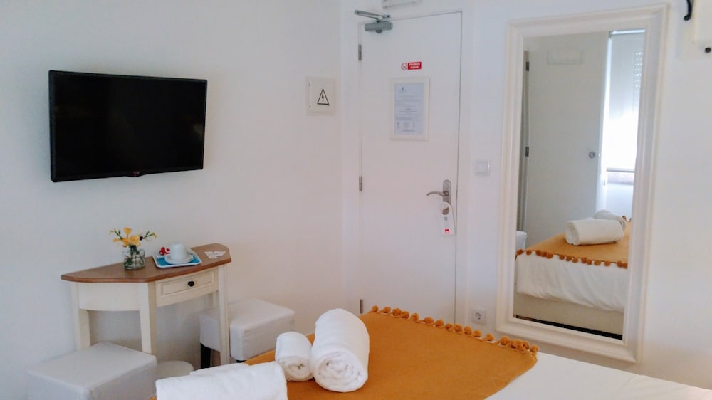 Lisbon Terrace Suites Apartment for Large Groups with Amazing Terrace
