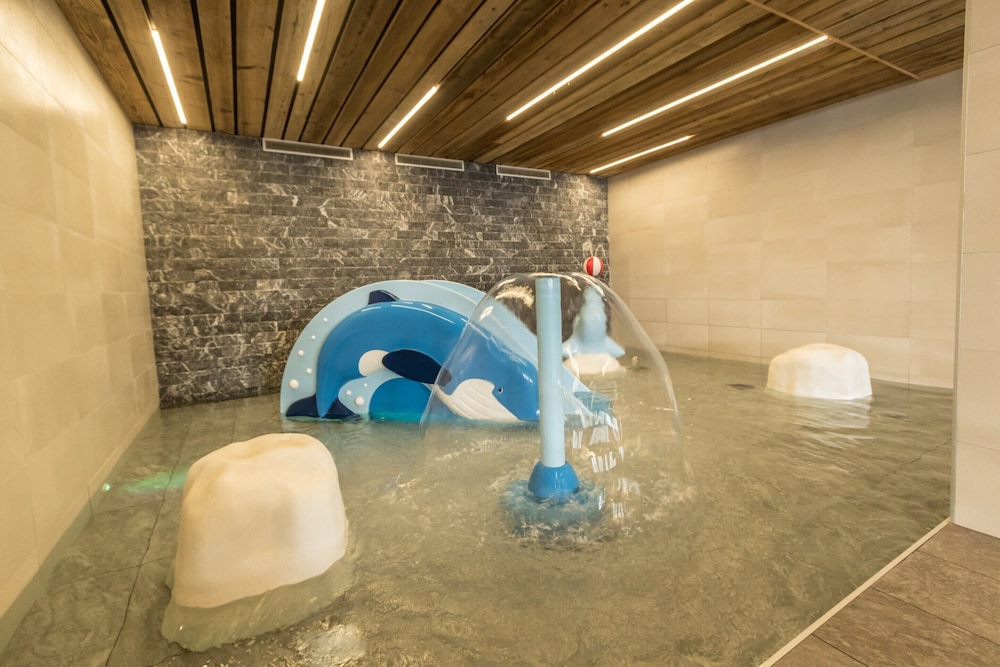 Apartment With Fireplace and Wi-fi in Arc 2000