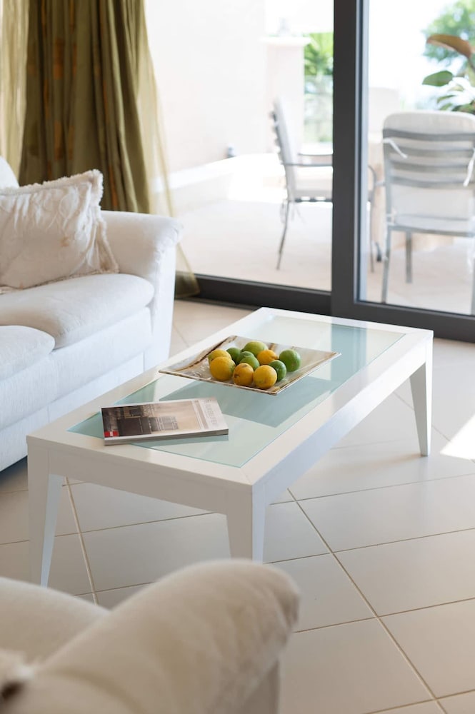 La Casa Rosa Seaside Getaway