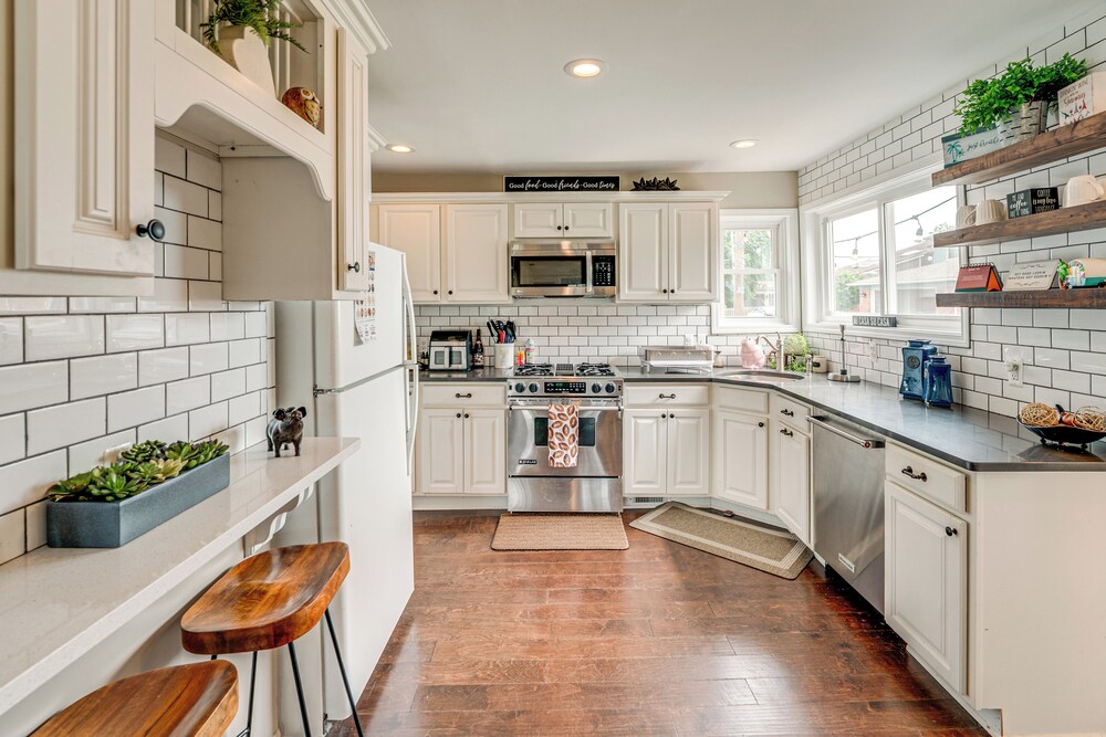 Canal-front St Clair Shores Home: 2 Mi to Dtwn