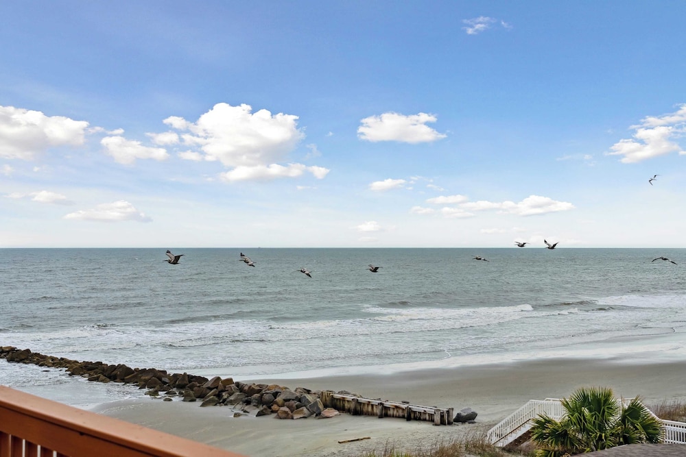 Oceanfront w/ Pool, Panoramic Deck Views, 5bdr Folly Ocean Breeze by Avantstay