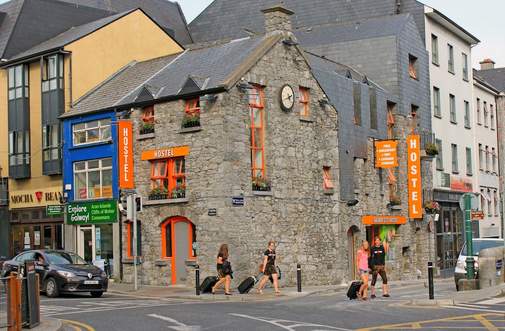 Galway City Hostel & Bar view 4