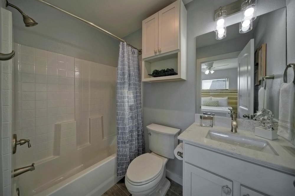 Blutopia by Avantstay Outdoor Lounge w Bar