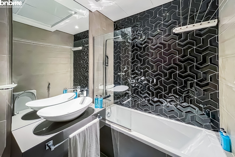 ST-AG Tower-2606 by bnbme homes