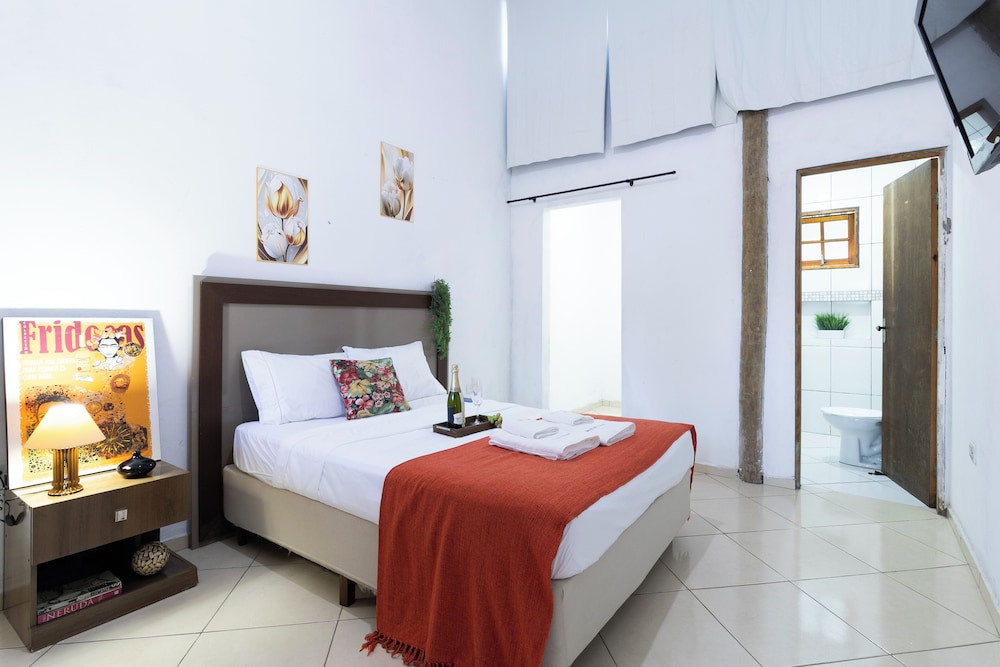 Sítio com 5 suítes e piscina