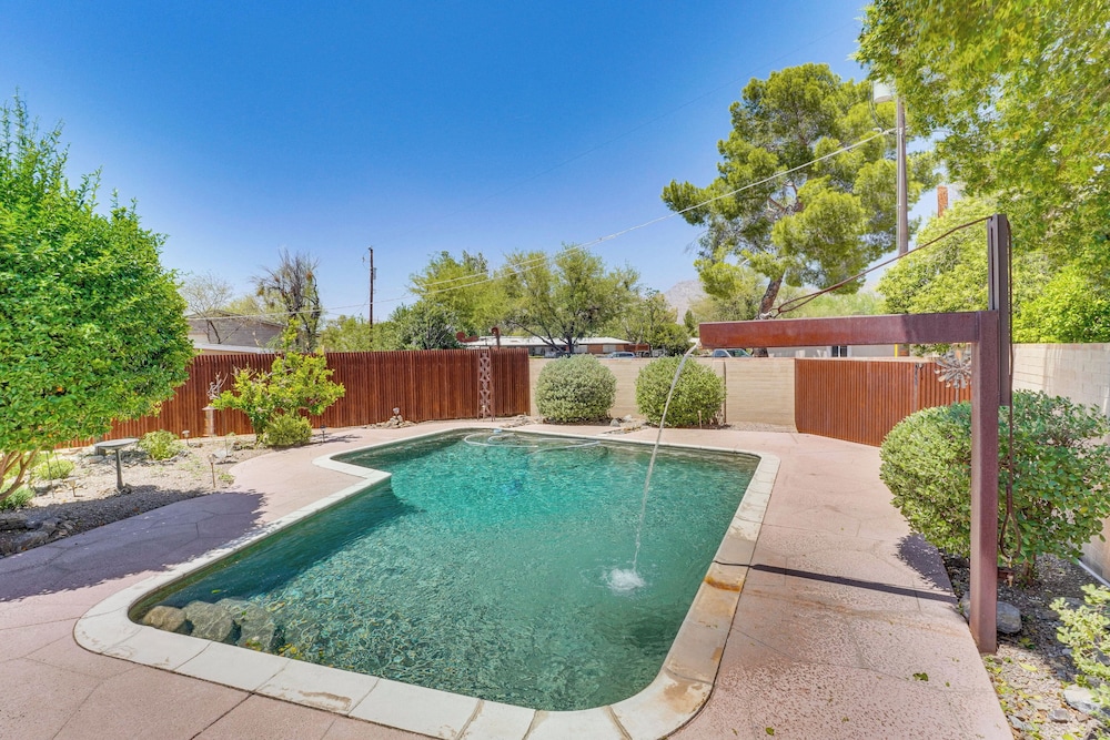 Dog-Friendly Getaway w/ Patio in Tucson!