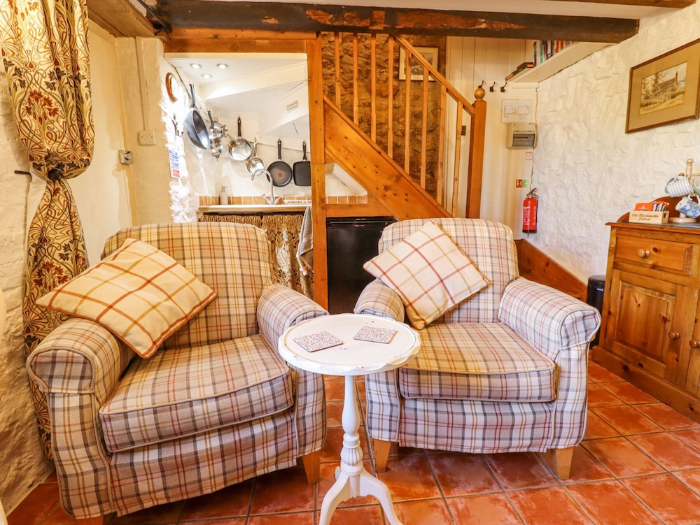 Old Blacksmiths Cottage