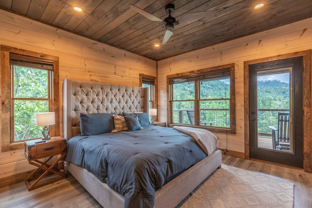 Raccoon Ridge Retreat - Gatlinburg Mountain Escape