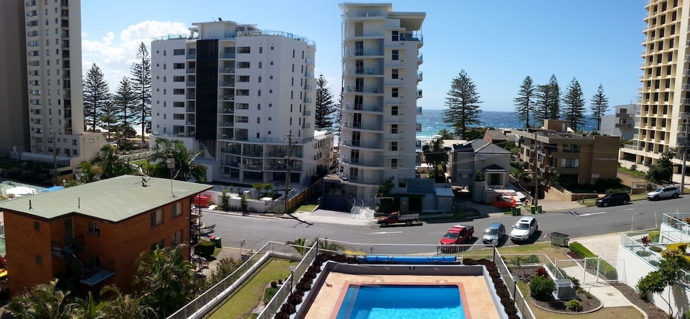 Coolangatta Vacations - Rainbow Bay Resort - Property Image 23