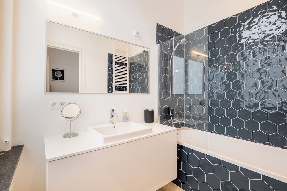 New Apartment Center of Trendy St Gille