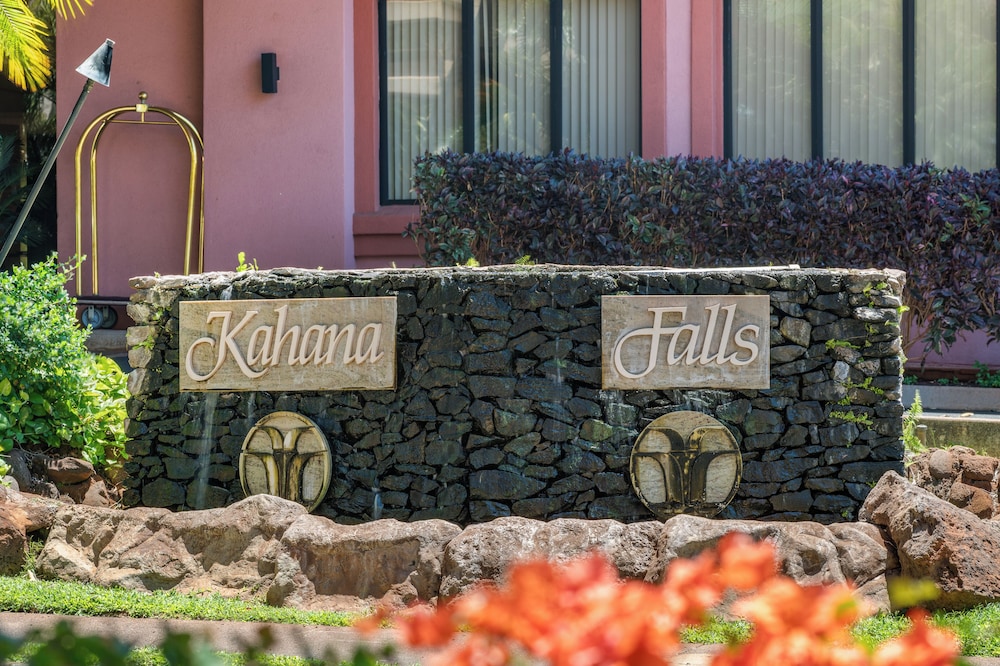 Petite Retreat at Kahana Falls