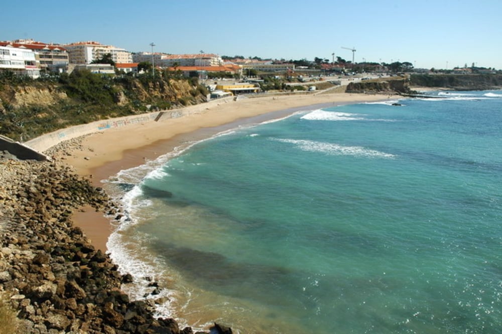2 Bedroom Apartment Sol de Linda-a-Velha view 2