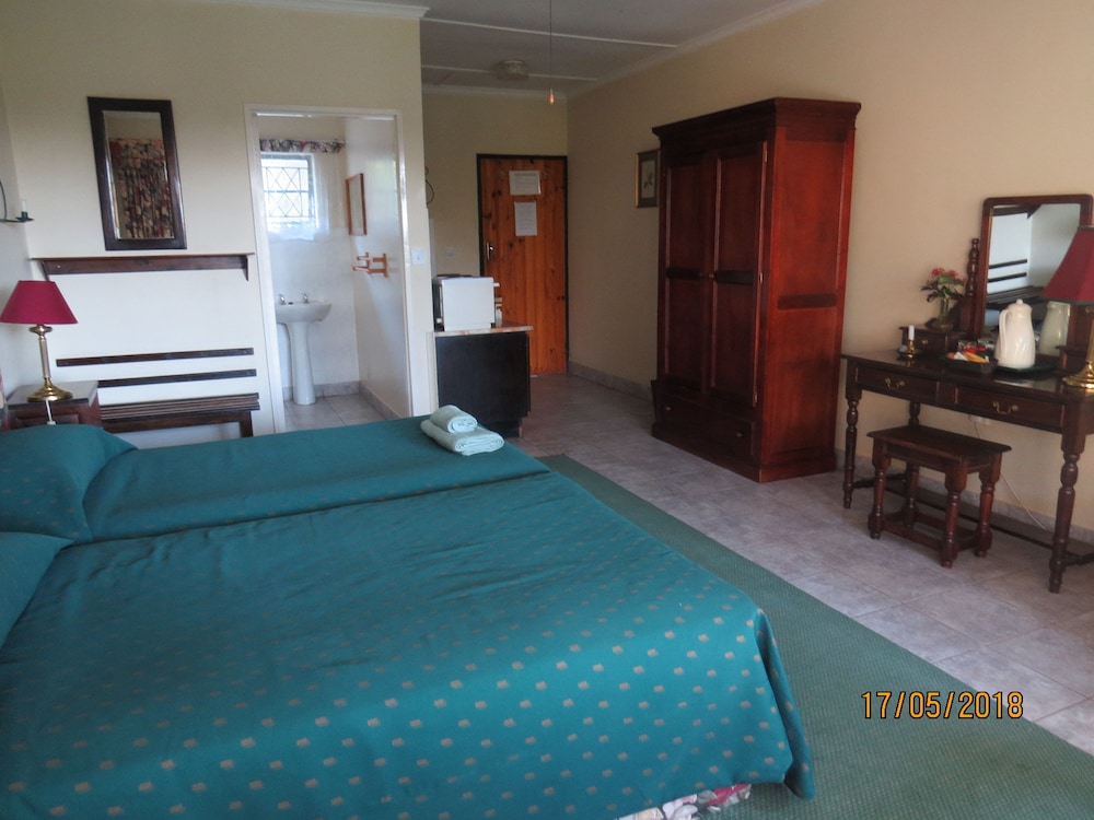 Norma Jeanes Lake View Resort view 4