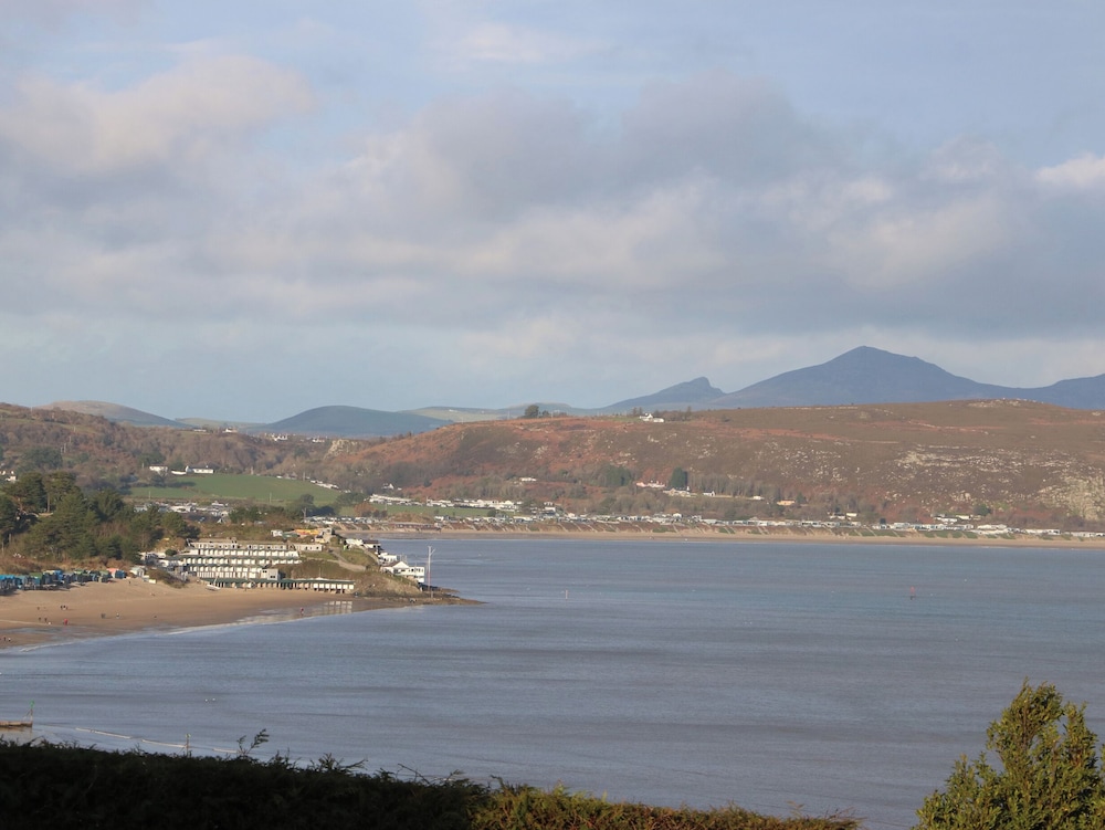 Caravan at Cartref