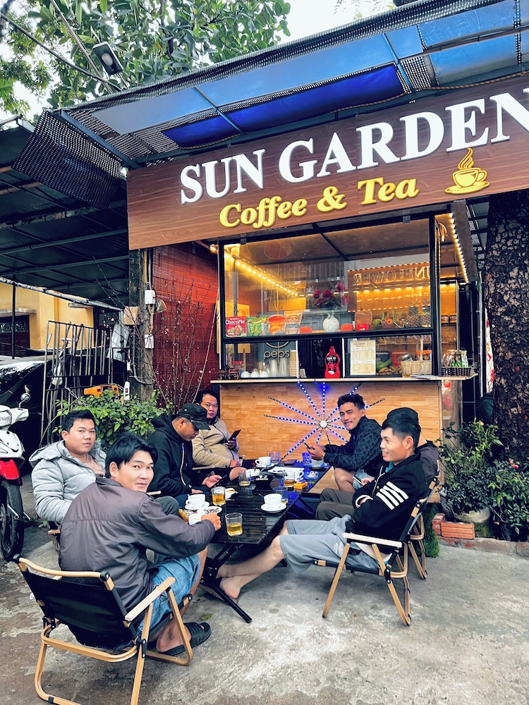Noibai Sunflower Hotel