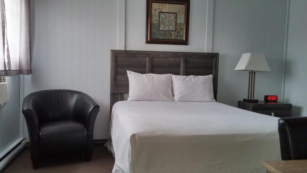 Interlake Motel