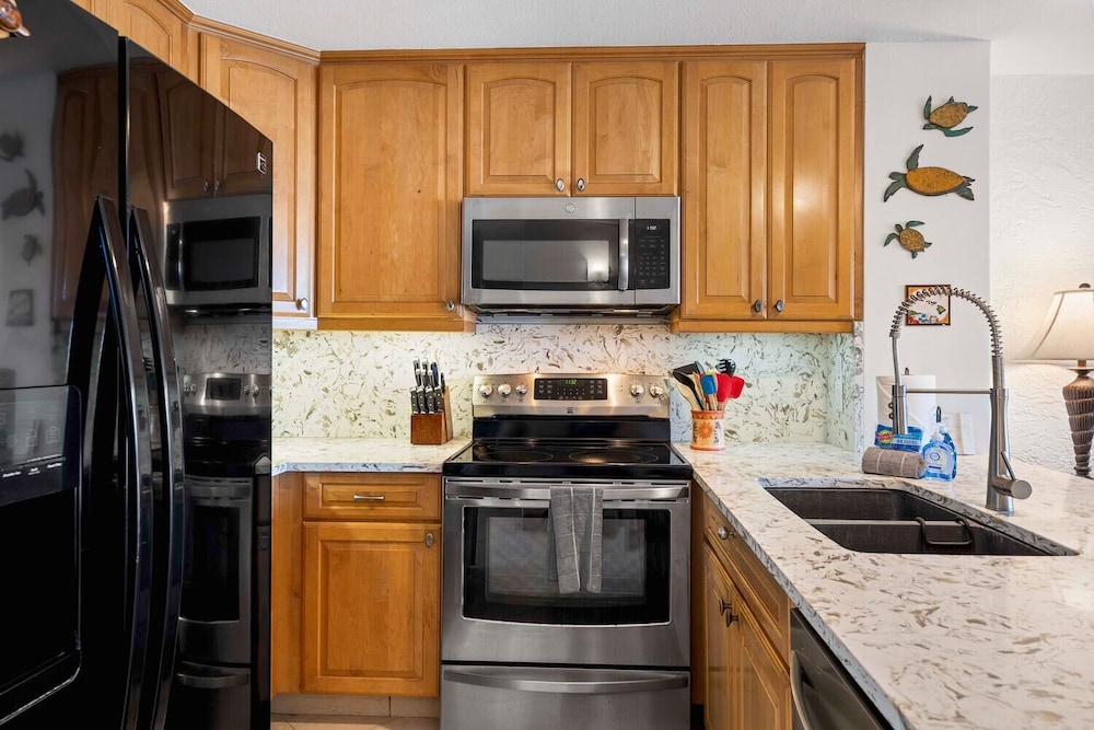 Ocean Front - Fantastic Ocean Views - Completely Upgraded - Vrkcv