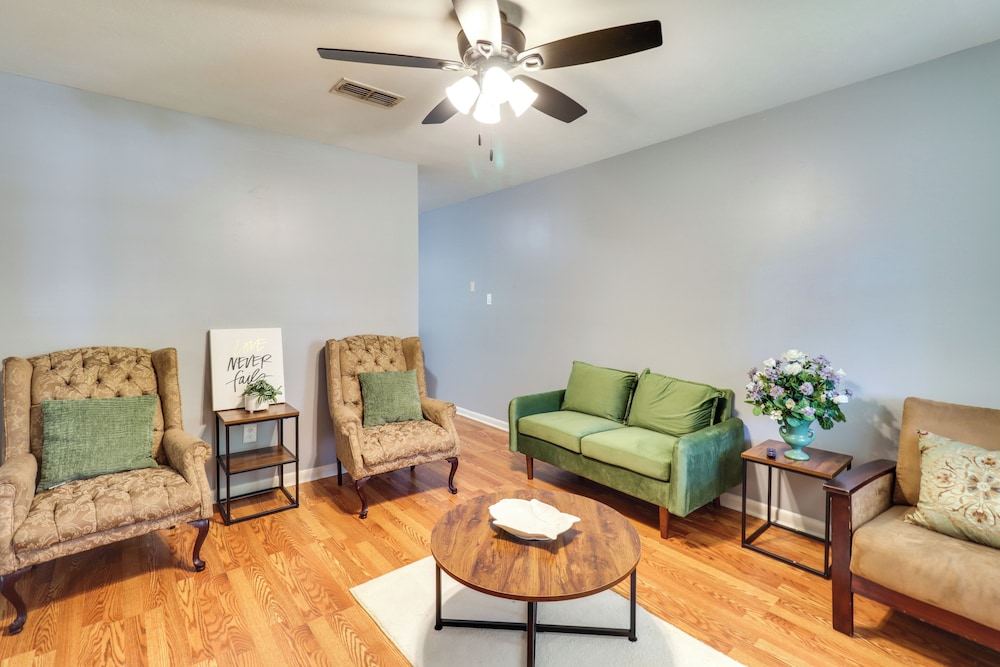 Walk to Dining & Shops: Dtwn Brookhaven Home!