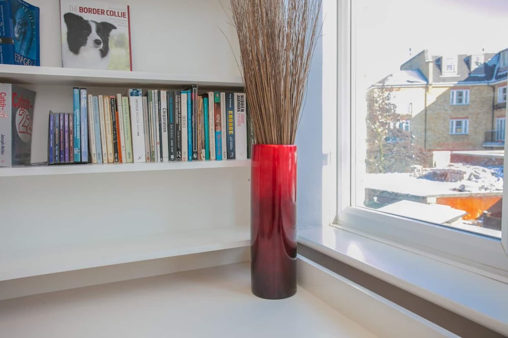 Stunning 3 Bedroom House With Garden in Battersea