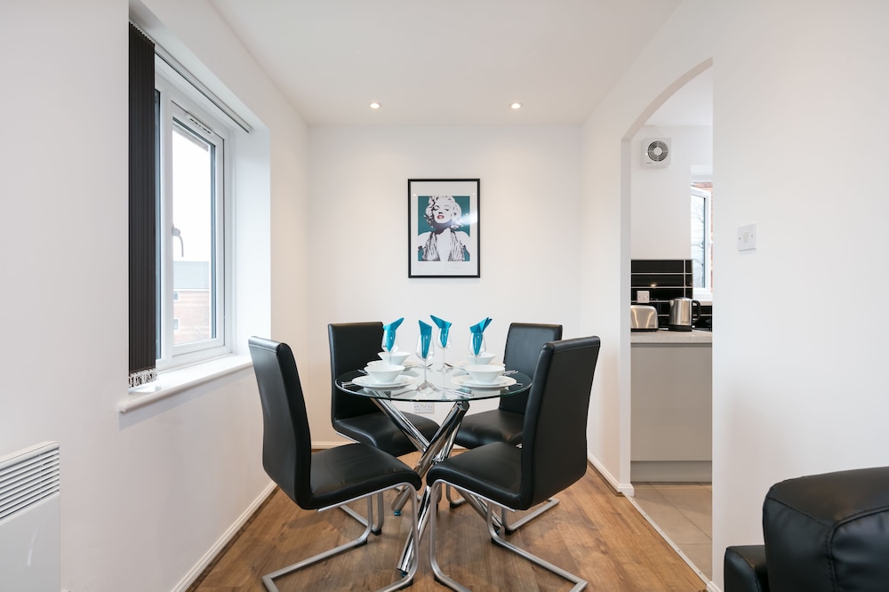 Salford Vacations - Bluestone Apartments - Riverside - Property Image 6