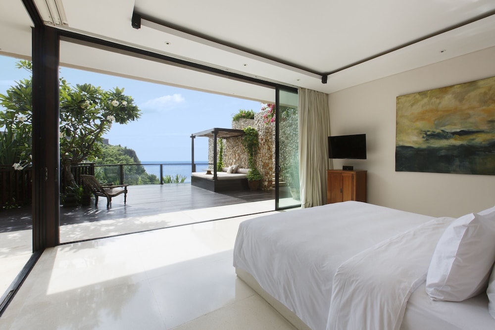 The Ungasan Clifftop Resort 25