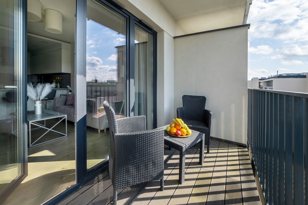 Żwirki Apartment Łódź by Renters