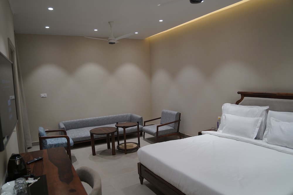 KMR Hotels & Resorts